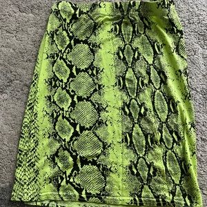 PLT Neon green printed pencil skirt 💚